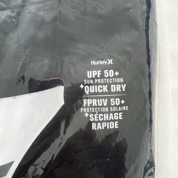 Hurley Tee with Logo. Dry Fit 50+spf - Picture 2 of 2